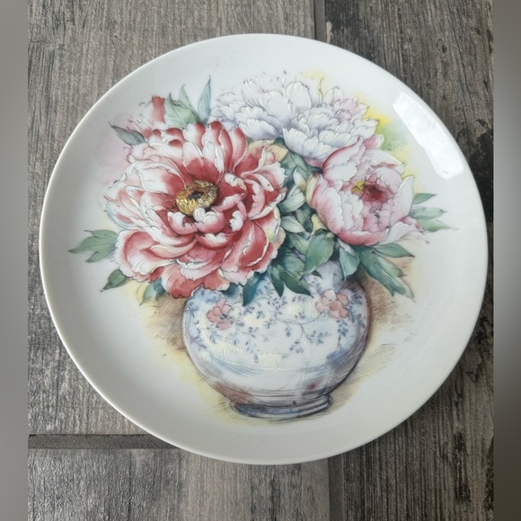 Floribunda Roses & Peonies Floral Plate Hand Decorated Embossed Flower Bouquet - Picture 3 of 10